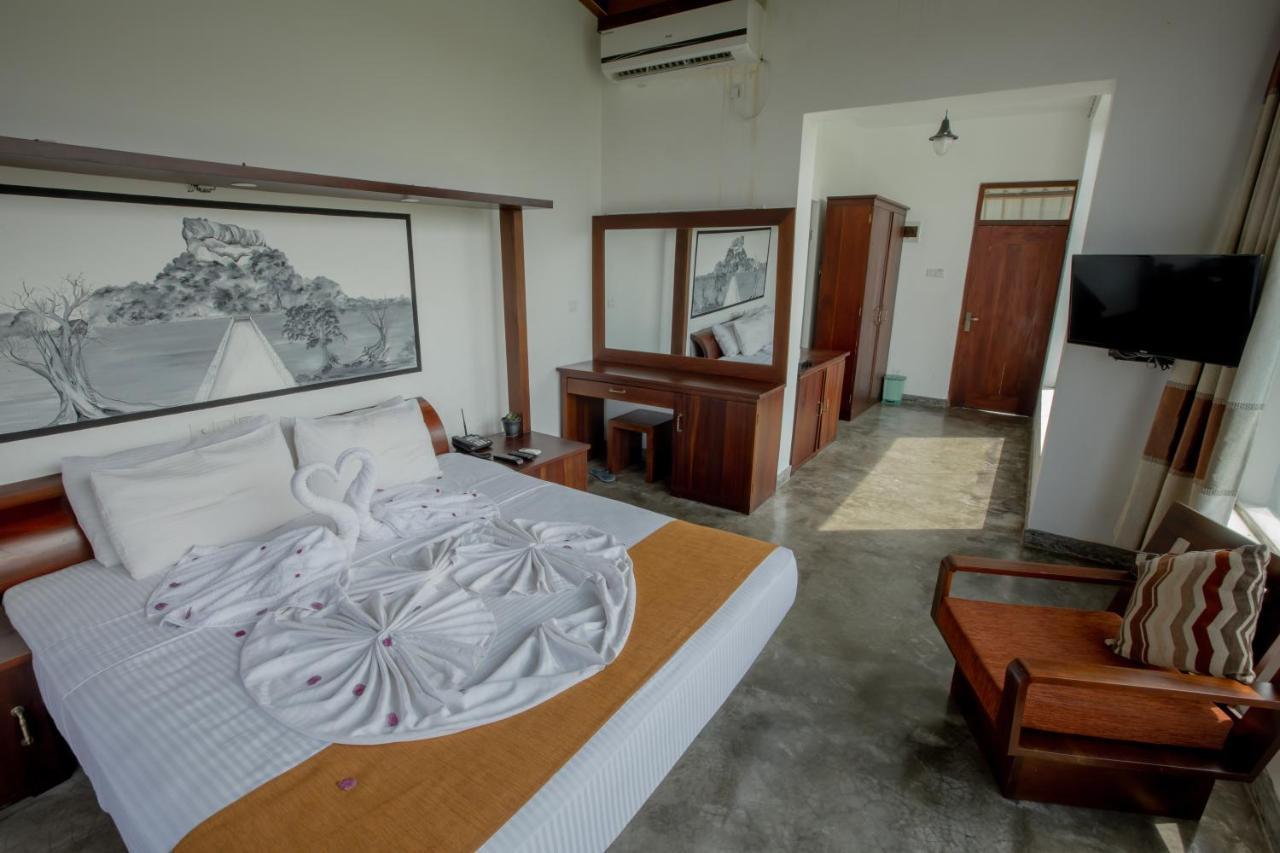 Sigiriya Wewa Addara Hotel - Hotel By The Lake Buitenkant foto