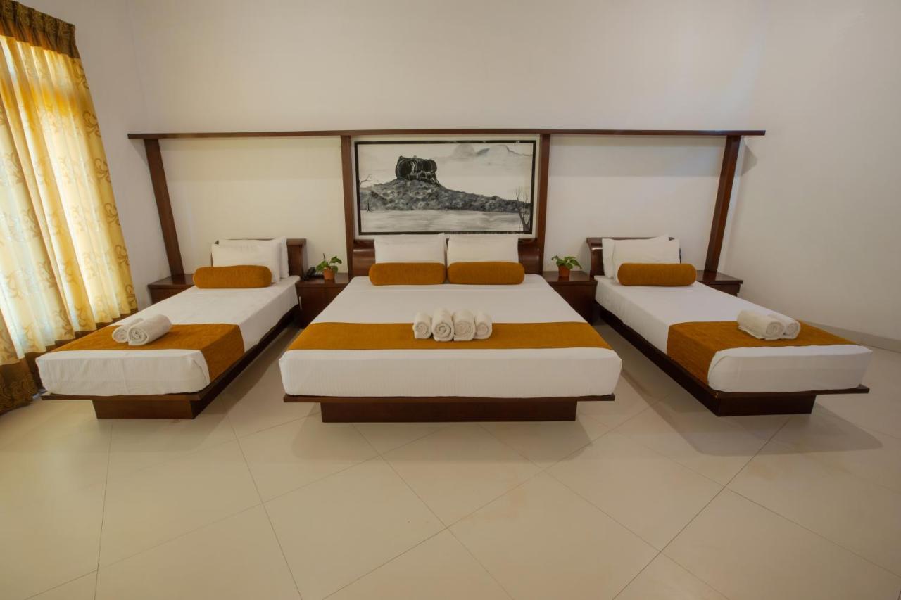 Sigiriya Wewa Addara Hotel - Hotel By The Lake Buitenkant foto