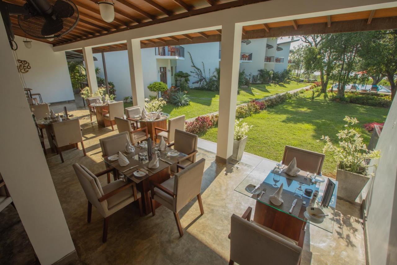 Sigiriya Wewa Addara Hotel - Hotel By The Lake Buitenkant foto
