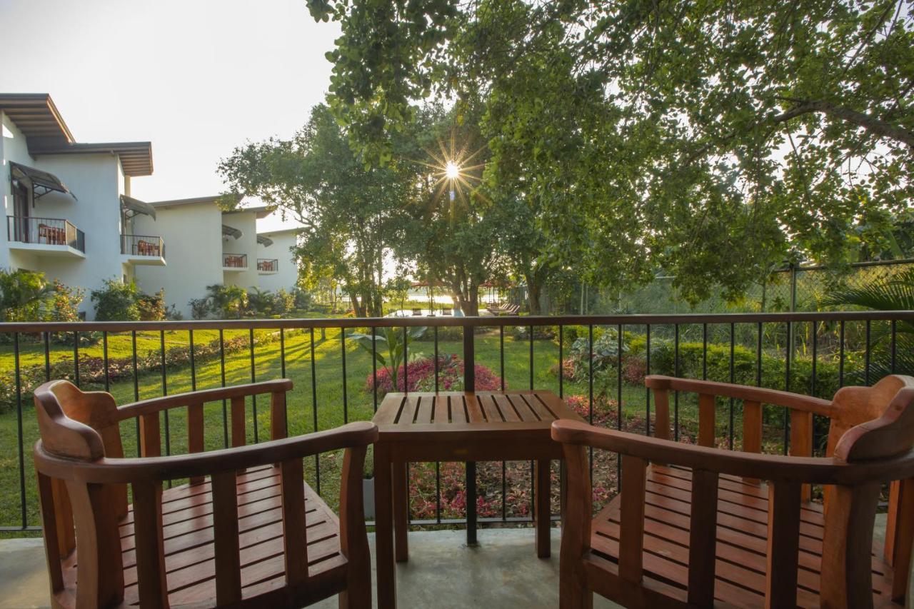 Sigiriya Wewa Addara Hotel - Hotel By The Lake Buitenkant foto